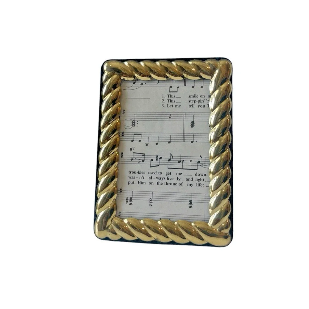 Vintage Gold Twist Frame 3.5x5 Photo Minimalist Modern Vintage 90s Sleek Simple